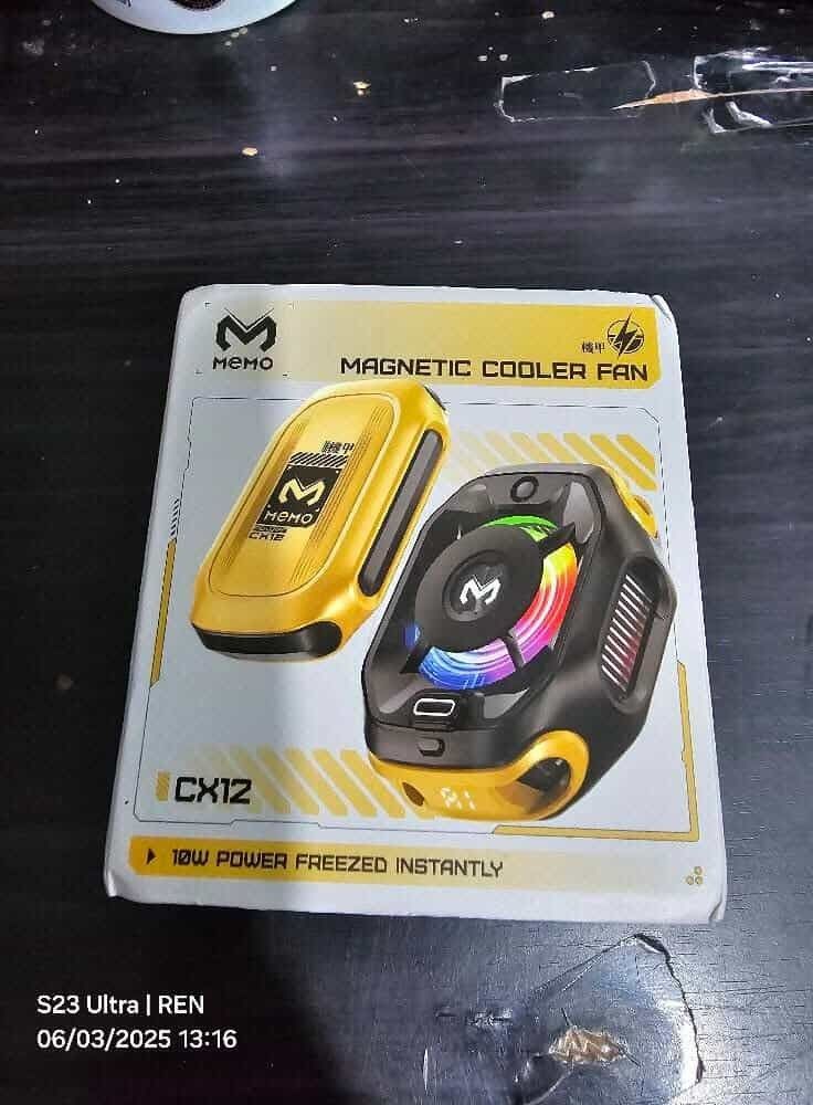 Phone Cooler with battery (Category: Other Mobile & Gadget Accessories) located in Mandaluyong City. Submitted by jayjaybarrientos (Listing ID 1383213575, Image 1). Description: bago pa. d nagamit masyado 1k bili ko bemta ko 700.