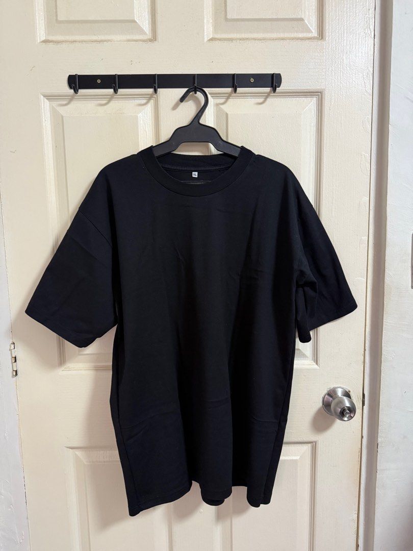 Plain Oversized Tshirt (Category: Tshirts & Polo Shirts ) located in General Trias. Submitted by drewbuscano (Listing ID 1383134448, Image 2). Description: Lightly used oversized fit Tshirts Price is for 2 pcs already.