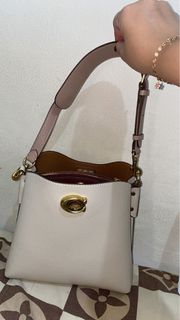 (Kategori: ) berada di . Dikirim oleh preloved_lilyfiore (ID iklan 1383169471, Gambar 1). Deskripsi: .