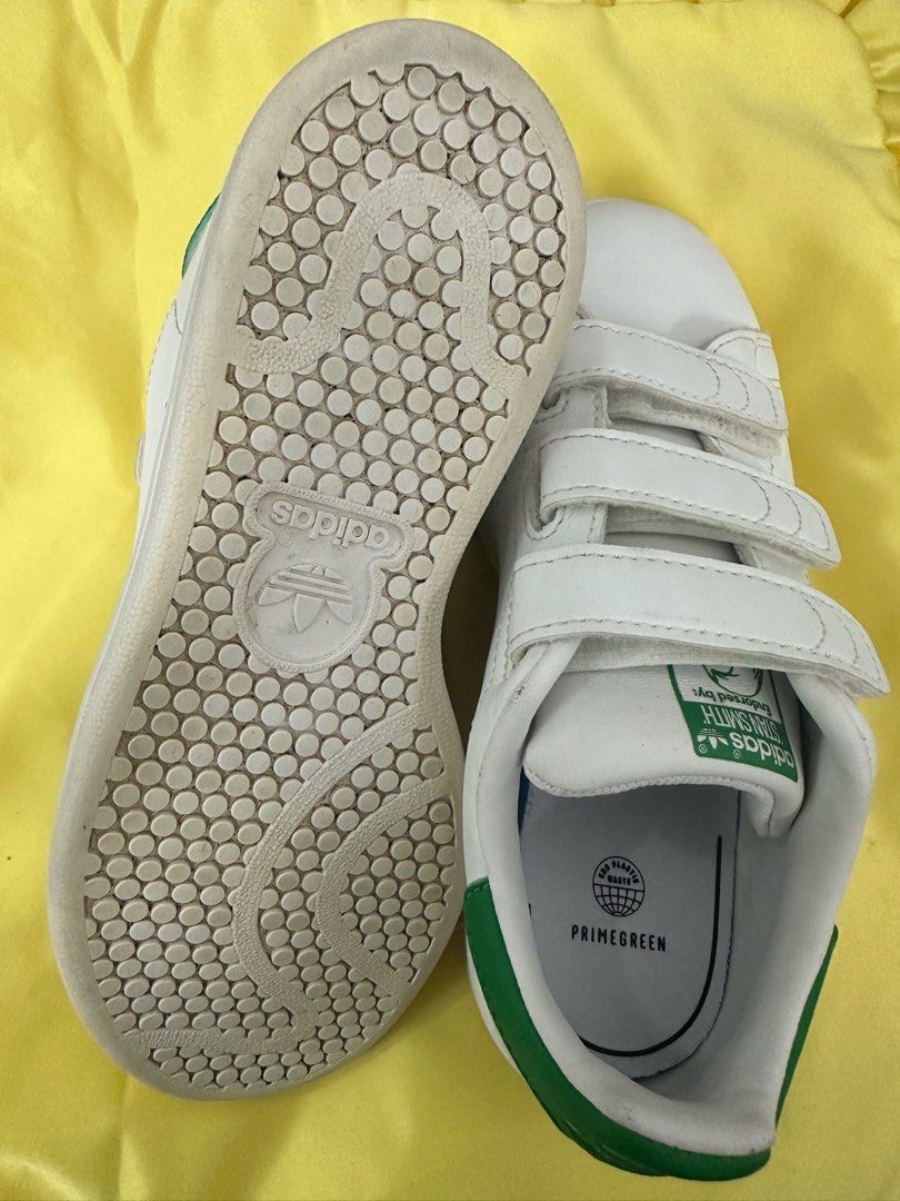 PRELOVED ORIGINAL ADIDAS SHOES (Category: Babies & Kids Fashion) located in Kajang. Submitted by lemeddy (Listing ID 1383198213, Image 2). Description: Brand: Original Adidas Size: 13.5US Condition: TipTop *Just wash using shoe spa service*.