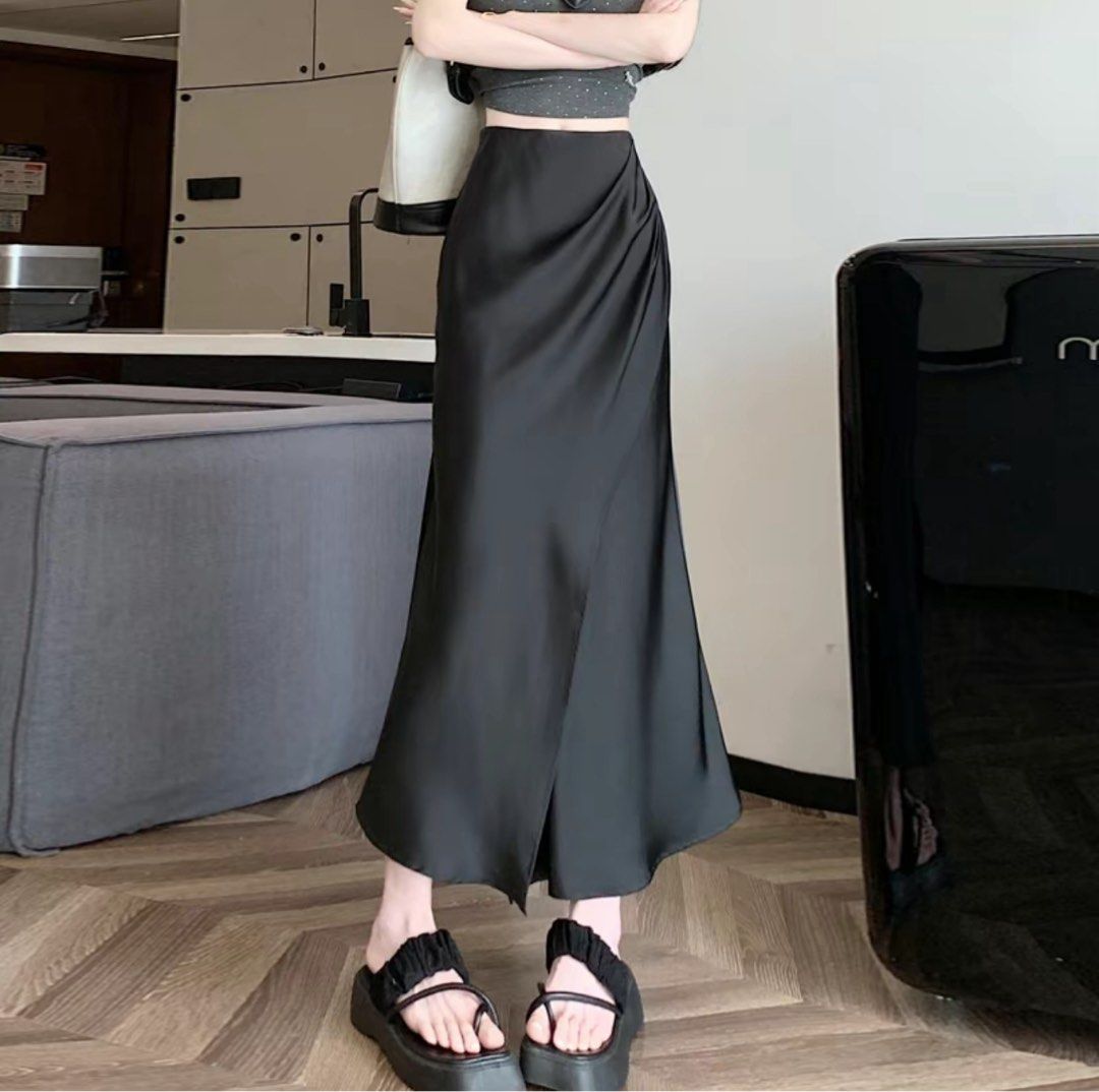 Satin/Silk Midi fishtail skirt (Category: Skirts) located in Manila. Submitted by ideclutteranything (Listing ID 1383169220, Image 1). Description: XL Size .