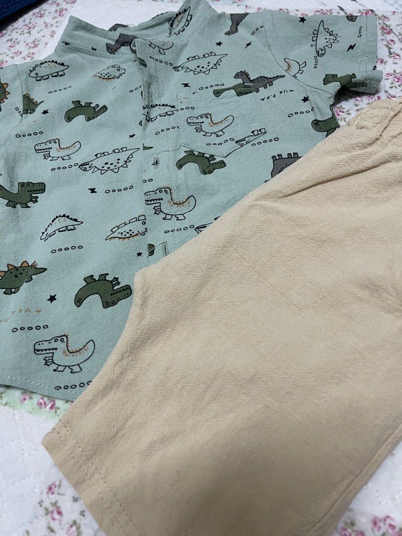 Set (no brand) (Category: Babies & Kids Fashion) located in Kuala Terengganu. Submitted by mama_amr (Listing ID 1383261869, Image 1). Description: No brand 3yo Lightly used Postage rm8.