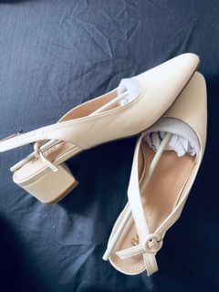 (Category: ) located in . Submitted by blissbeaute (Listing ID 1383079703, Image 1). Description: .