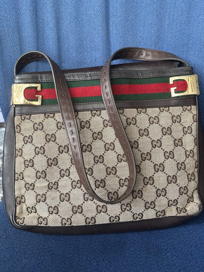 shoulder bag vintage gucci (Category: Luxury Bags & Wallets) located in Rizal. Submitted by riri.rarapreloved (Listing ID 1383125177, Image 1). Description: vintage gucci as is kayo na bhala cherryline yan.