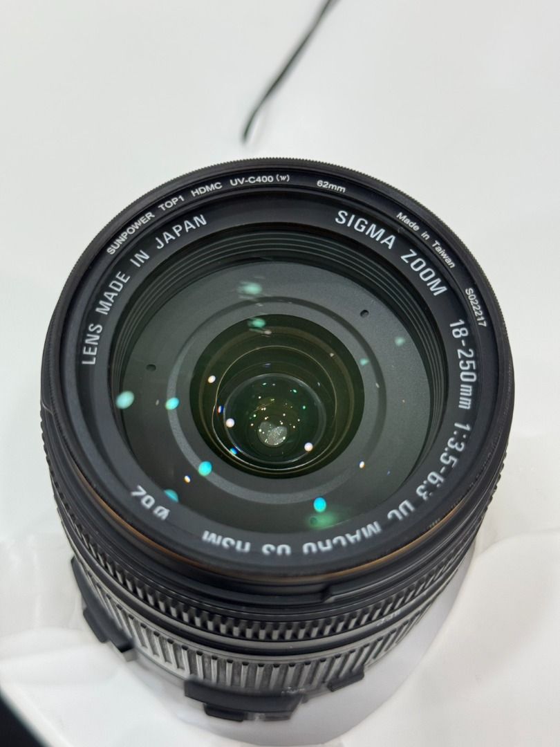由 elba_digital (刊登 ID 1383128507，圖片 2) 提交，位於 高雄市 (Kaohsiung) 的 【艾爾巴二手】SIGMA DC 18-250mm 1:3.5-6.3 MACRO#二手相機鏡頭#新竹店86483 (類別：鏡頭及裝備)，說明：SIGMA DC 18-250mm 1:3.5-6.3 MACRO FOR NIKON 按鍵功能正常，外觀正常使用痕跡，接頭處有發霉(不影響拍攝)，無底蓋。皆如圖所示。 ▻ 請 務 必 、務 必 、詳 閱 內 文 後 再 下 單 ◅ 📝相機後五碼：******86483 😊歡迎門市取貨"免運費"~現貨在✨新竹✨ 😊也可調至全台各分店 ’’該商品無法與其它商品合併訂單’’ ※商品線上與門市同步銷售中,下單前可詢問庫存※ 🉑新舊機可貼換 艾爾巴數位通訊 🏅新竹店 🏠新竹市東區博愛街132號 🈺️營業時間：11:00~20:30 ☎️TEL：0909-317772 LINE ID:@219BEYFH 14天內商品有問