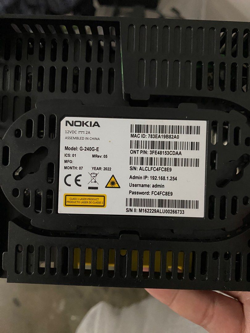 Singtel Optical Network Router and WiFi 6 Mesh Extender63202634469121112