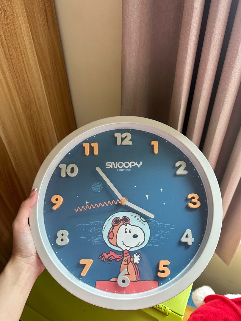 由 hahahaha.____ (刊登 ID 1383152004，圖片 1) 提交，位於 台中市 (Taichung) 的 Snoopy時鐘 勤美購入 (類別：時鐘)，說明：原價590 用不到一個月 搬家了裝潢風格不符 但很可愛就是了 。