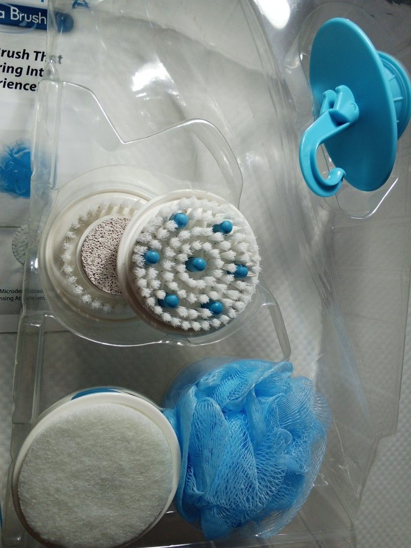 Spinning Spa Brush (Category: Massage Devices) located in San Juan City. Submitted by yaz613 (Listing ID 1383094148, Image 2). Description: Spinning Spa Brush...makes your skin lighter and glowing. Comes from 5 spa attachments. Can get your body, pampered, relax and clean really good. 🫧 You will love this! As seen on TV...market in the USA...made in China...May tawad pa!.