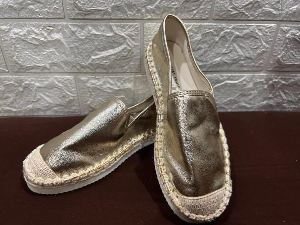 Target Youth Espadille (Category: Babies & Kids Fashion) located in Quezon City. Submitted by allforgeorgia (Listing ID 1383264095, Image 1). Description: Bnew no tag Brand:Target Size 2US 20cm.