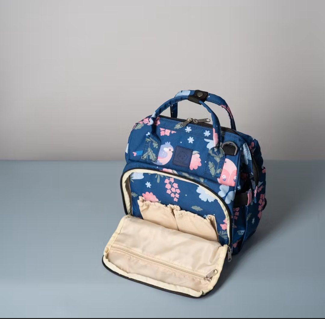 Tas bayi / anak unisex (Kategori: Orang Tua, Bayi & Anak - Lainnya) berada di Jakarta Barat. Dikirim oleh prelovedby_midi (ID iklan 1382606247, Gambar 2). Deskripsi: Ukuran 26x28x16 cm.