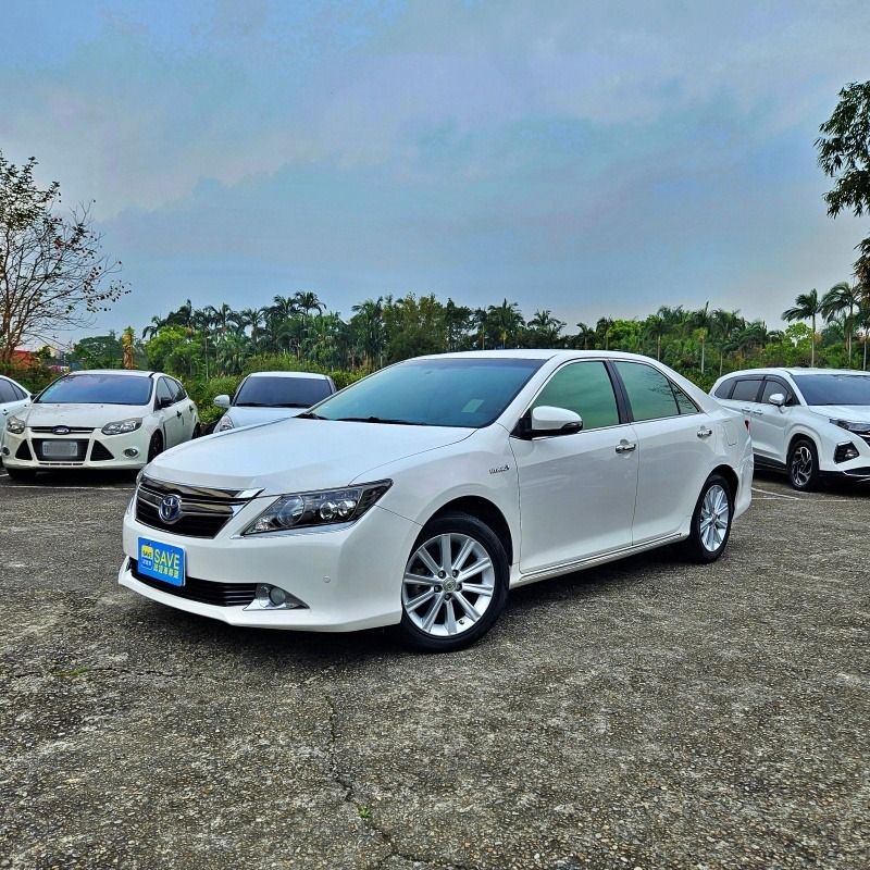 由 sunshinelar (刊登 ID 1383121349，圖片 2) 提交，位於 桃園市 (Taoyuan) 的 TOYOTA CAMRY 油電 大電池換過 免20萬便宜入手 (類別：汽車出售)，說明：【2013年TOYOTA CAMRY 2.5HYBRID】 ------------------------------------- TOYOTA的車子我相信大家都知道 買來代步超適合,而且也很好保養 而且內行的都知道油電車首選TOYOTA 這台還有第三方認證-車況沒問題 大電池也有更換過了 ------------------------------------- 看車地址:桃園市中壢區環中東路402號 ------------------------------------- 📞服務專線:0906-670-160 ✅LINE-ID: azs41234。