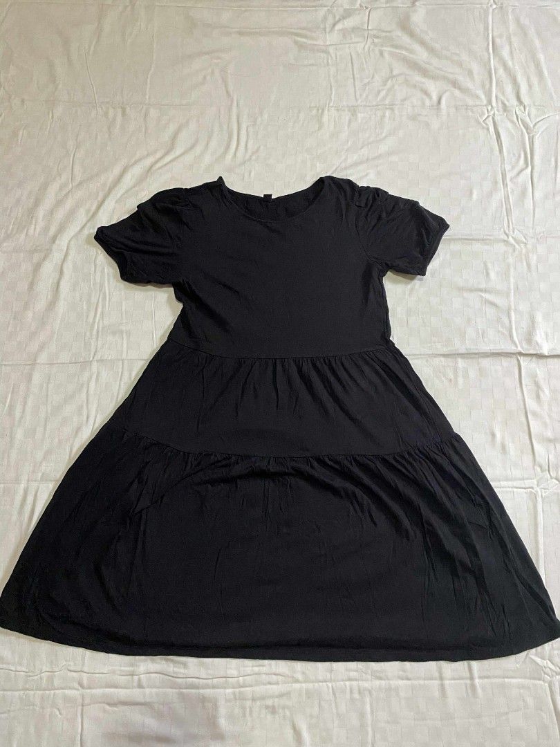 Uniqlo Black Dress (Category: Dresses) located in Claveria. Submitted by cherryls. (Listing ID 1383187419, Image 1). Description: .