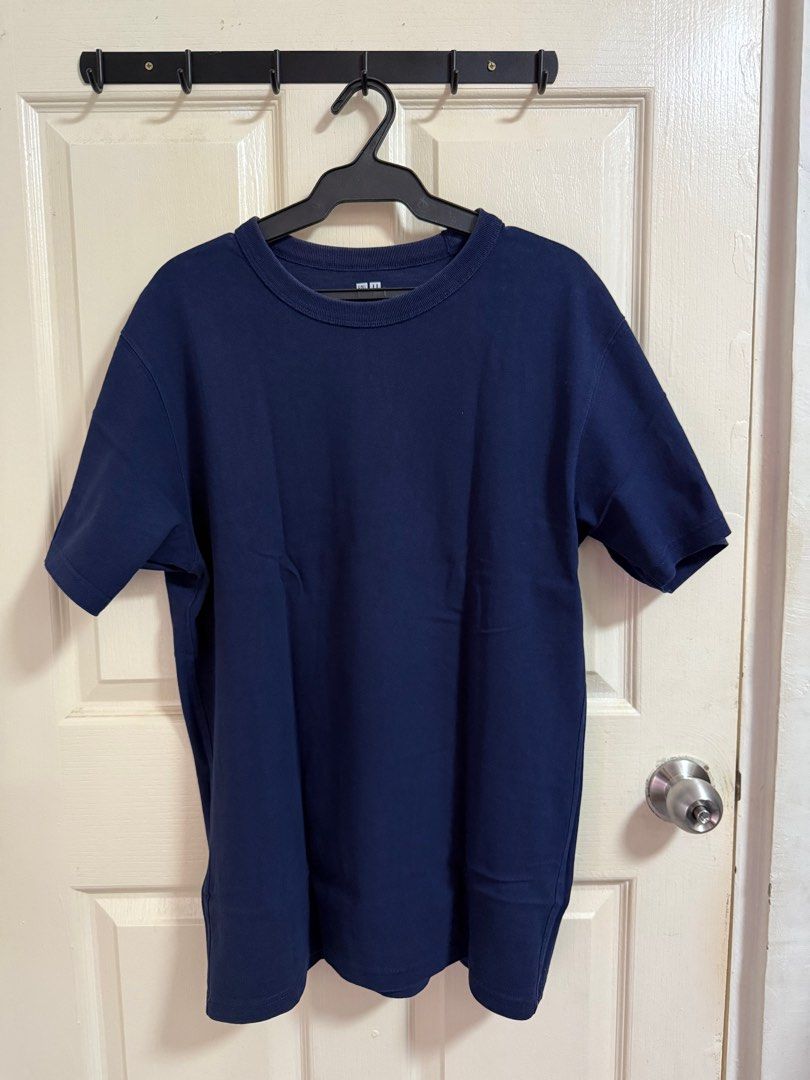 UNIQLO Relax Fit Tshirt (Category: Tshirts & Polo Shirts ) located in General Trias. Submitted by drewbuscano (Listing ID 1383134084, Image 1). Description: Lightly used RFS: Declutterring and too small for me.
