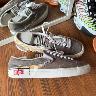 (Kategori: ) berada di . Dikirim oleh sneakerssecondmarket (ID iklan 1383107815, Gambar 1). Deskripsi: .