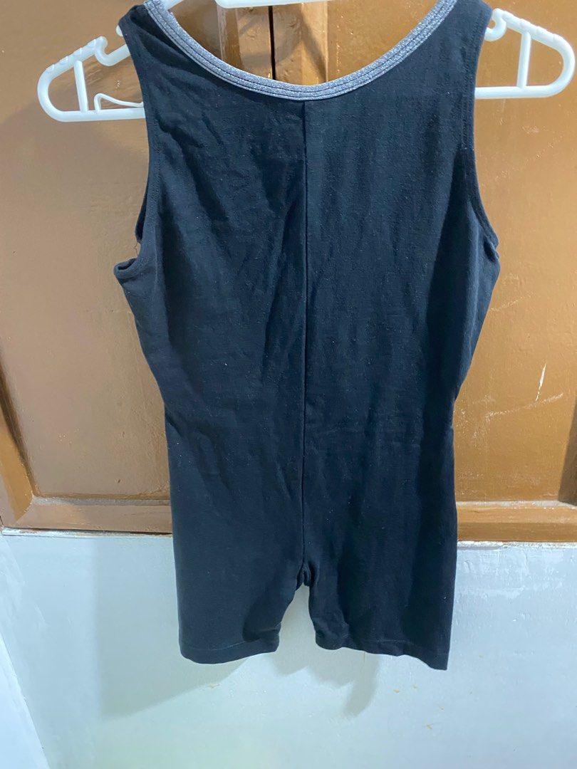 Vintage Athleisure (Category: Activewear) located in Caloocan City. Submitted by huntpicked (Listing ID 1383078810, Image 2). Description: This vintage activewear that has paper tag made in usa is very form fitting and fit on a small frame..