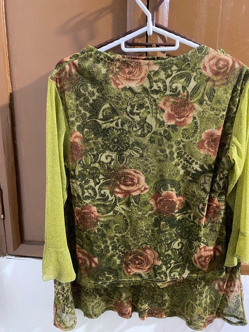 Vintage coordinates 🍒 (Category: Sets or Coordinates) located in Caloocan City. Submitted by huntpicked (Listing ID 1383079660, Image 3). Description: Selling this top and skirt from my collection and never worn since this can be fit to a small to semi medium frame if interested please message me..