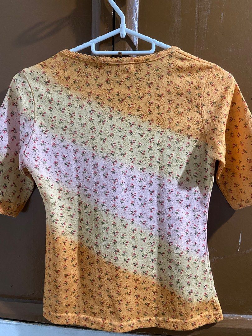 Vintage Pointelle Knit top🍧 (Category: Others Tops) located in Caloocan City. Submitted by huntpicked (Listing ID 1383077410, Image 2). Description: Selling this beautiful top from my collection of tops never seen one listed here on carousel so if you are interested getting her please message me🍒.