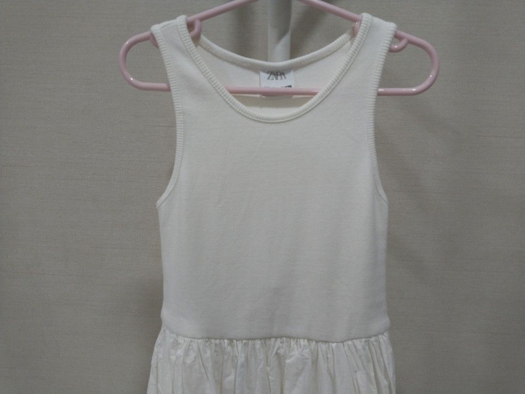 White Dress anak Zara 8 Th ALN-MI-D875 (Kategori: 4 hingga 7 tahun) berada di Jakarta Selatan. Dikirim oleh pearlbranded2021-12145 (ID iklan 1383193864, Gambar 3). Deskripsi: White Dress anak Zara 8 Th ALN-MI-D875 Panjang 67 cm Lingkar dada 52 cm Kondisi masih ok bekas pakai Preloved ya Happy Shopping.