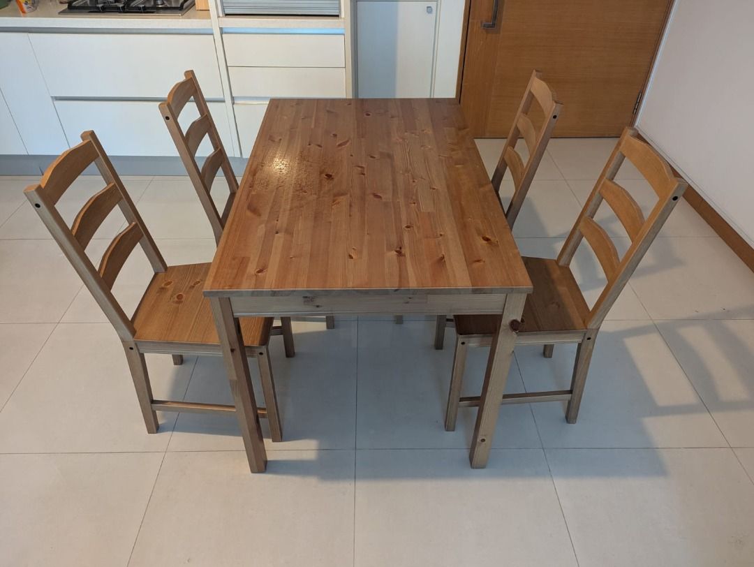 4 Seater Dining Table65075090802817115