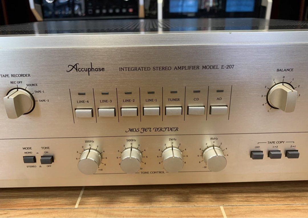Accuphase E-207 int. Amp63212847733123112