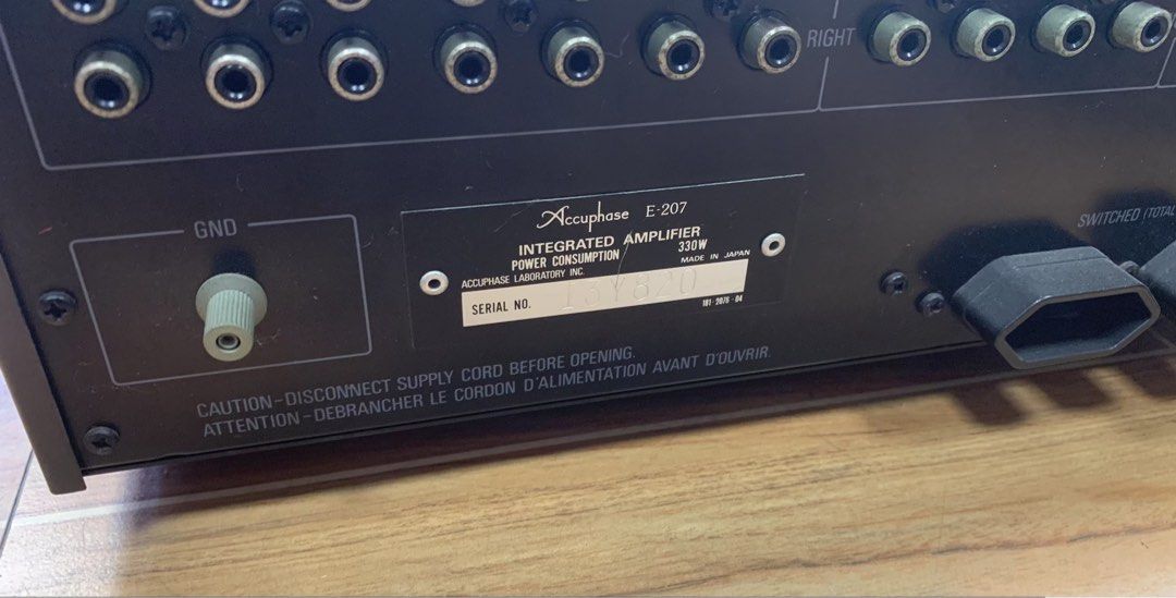 Accuphase E-207 int. Amp63212847733123113