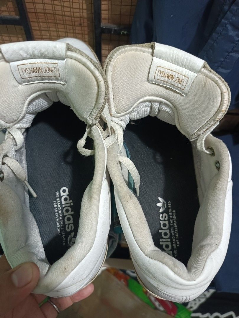 Adidas, Tyshawn Jones (Category: Sneakers) located in Makati City. Submitted by freddie420 (Listing ID 1383371377, Image 1). Description: PRICE IS NEGOTIABLE MAKATI LOCATION 9.5 SIZE.