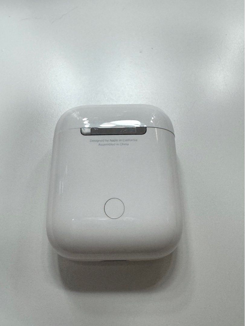 由 ning7737 (刊登 ID 1383417234，圖片 2) 提交，位於 台南市 (Tainan) 的 Airpods2 二代 (類別：智慧穿戴裝置及智慧手錶)，說明：右耳電量消耗較快 通話 充電 連線都正常 。