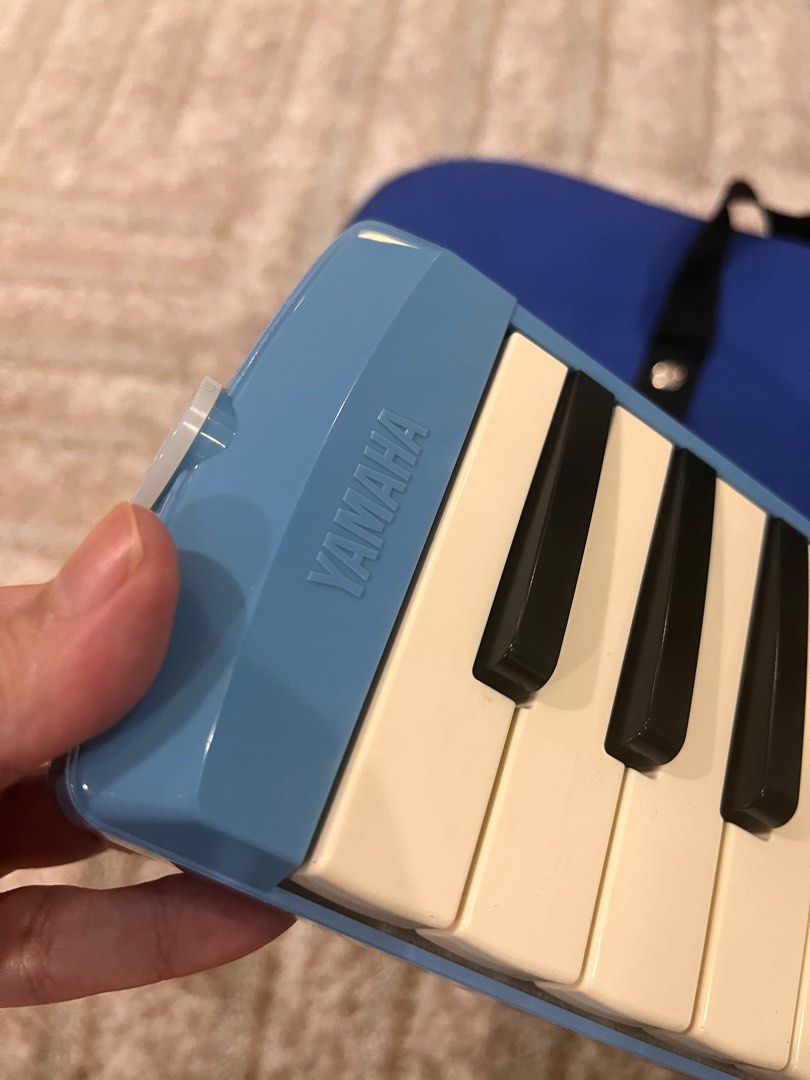 Alat music Pianica Yamaha (Kategori: Orang Tua, Bayi & Anak - Lainnya) berada di Tangerang. Dikirim oleh benayoyo (ID iklan 1383421368, Gambar 3). Deskripsi: Barang bersih dan mulus like new. Accessories komplit Sudah diberi tiupan baru (jadi ada 2 total) Best deal.