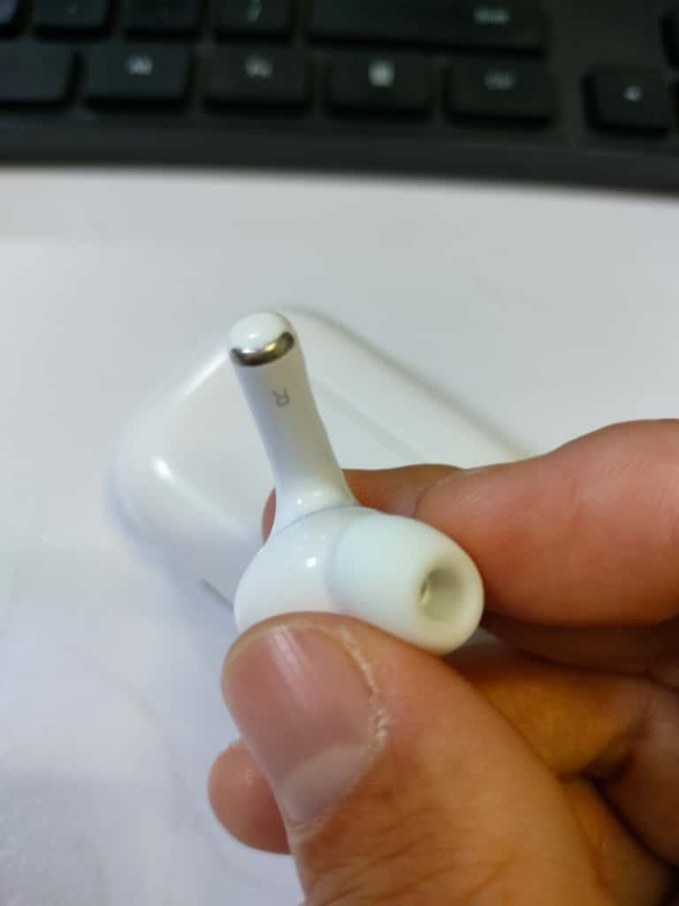 Apple AirPods Pro 2  - Like New Condition63217775191682114