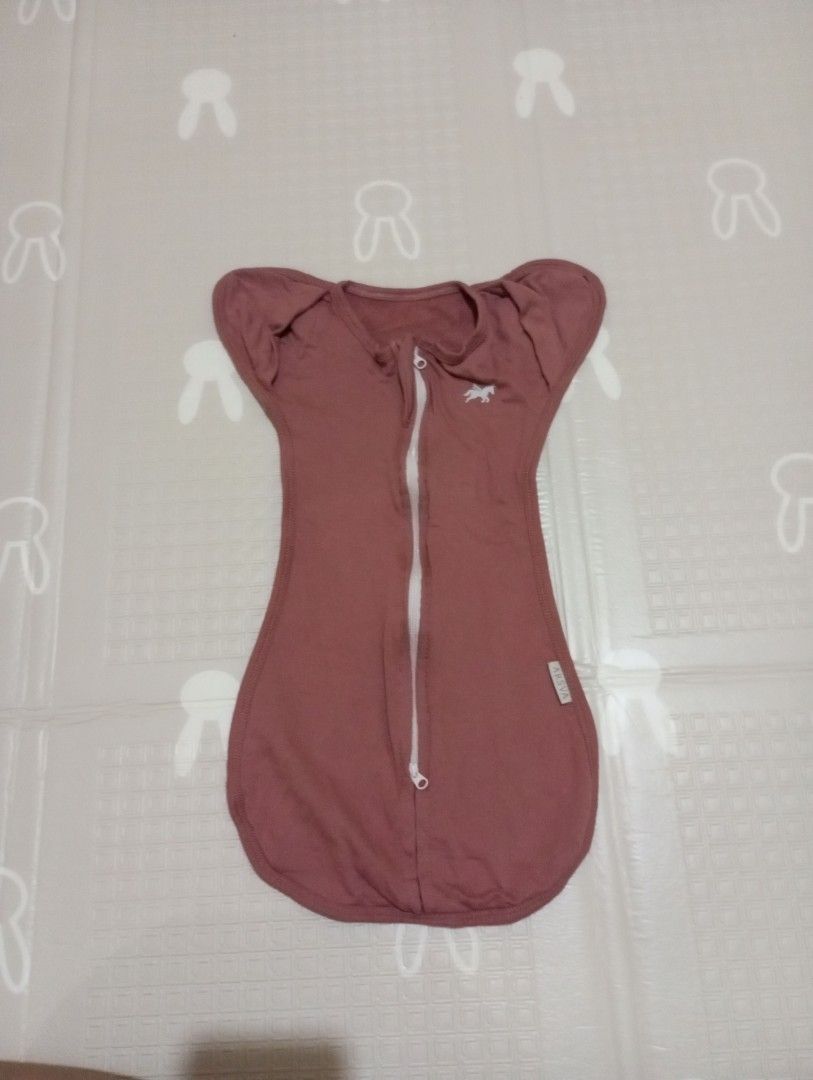 ARSVA 2in1 instan swaddle bedong instan sleepaack (Kategori: Baju Bayi) berada di Surabaya. Dikirim oleh pigupigu09 (ID iklan 1383297101, Gambar 1). Deskripsi: cuma di cuci aja, belum pernah dipakai karena anaknya keburu gede jadi udah ga cukup size newborn warna dusty rose 📍pengiriman dari probolinggo 🙏 tidak bisa via oren/ ijo ⚠️ harga NETT & belum termasuk ongkos kirim 💗 mau tanya tanya silahkan chat ya ⛔ jika sudah transfer tidak bisa canc