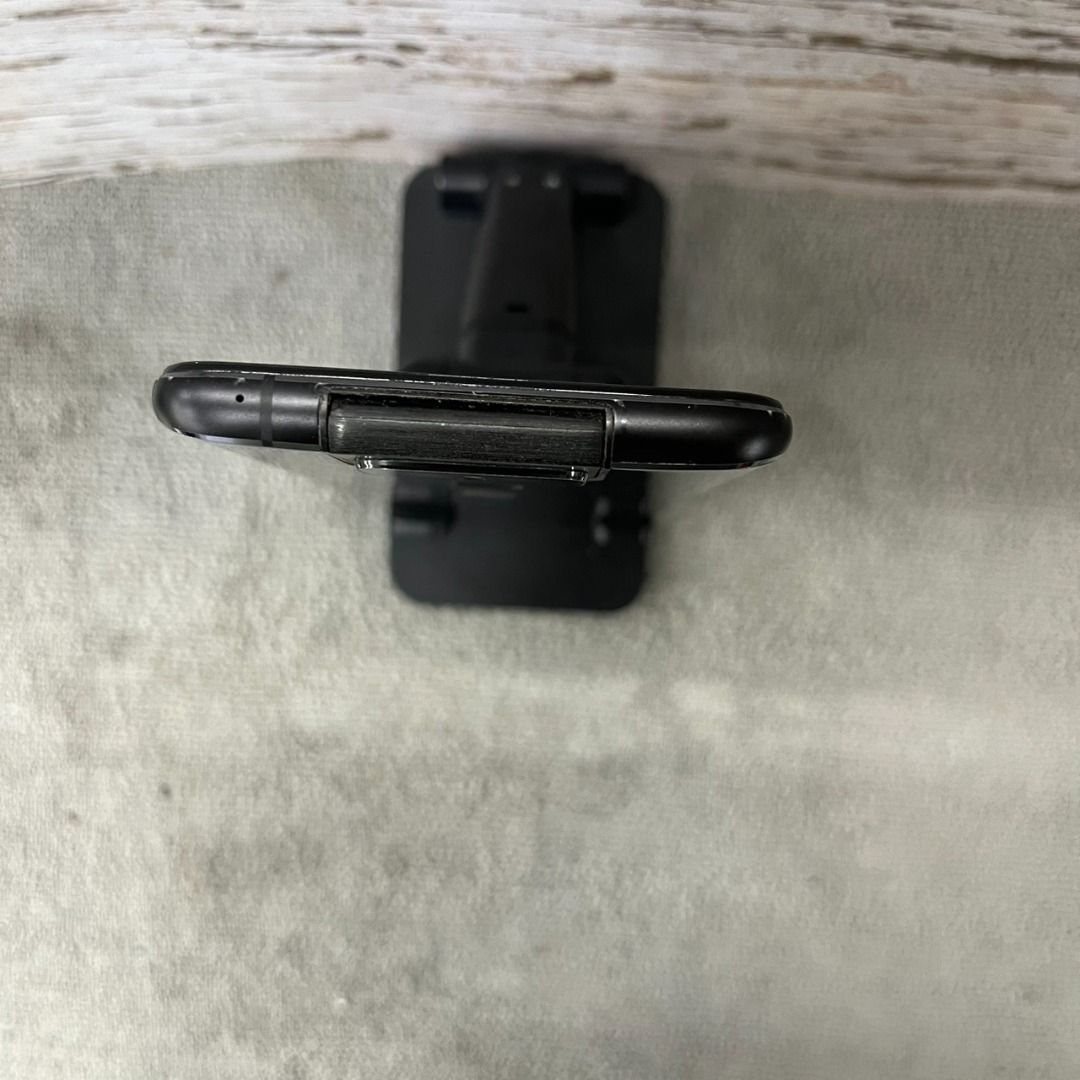 由 sarah6209 (刊登 ID 1383457073，圖片 3) 提交，位於 新北市 (New Taipei) 的 【請看內文】ASUS ZenFone 6 256G 黑色 6.4吋 華碩 交通方必 實體門市 便宜 二手機 A1609 (類別：Asus 華碩)，說明：🔺《狀況:外觀使用痕跡/電源鍵難按/螢幕老化/鏡頭翻轉異音》 🔺版本：11 🔺保固：自買家取件成功後始計算保固7天非人損維修服務，若有原廠保固即依原廠為準。 詢問請洽聊聊 或直接來電📞090-2109-328 🕛週一至週日14:00-22:00 🏬台北市大安區龍泉街84號 。