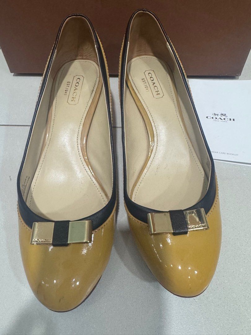 Authentic Coach closed shoes with kitten heels (Category: Heels) located in Manila. Submitted by chinchinshaven (Listing ID 1383425446, Image 2). Description: .
