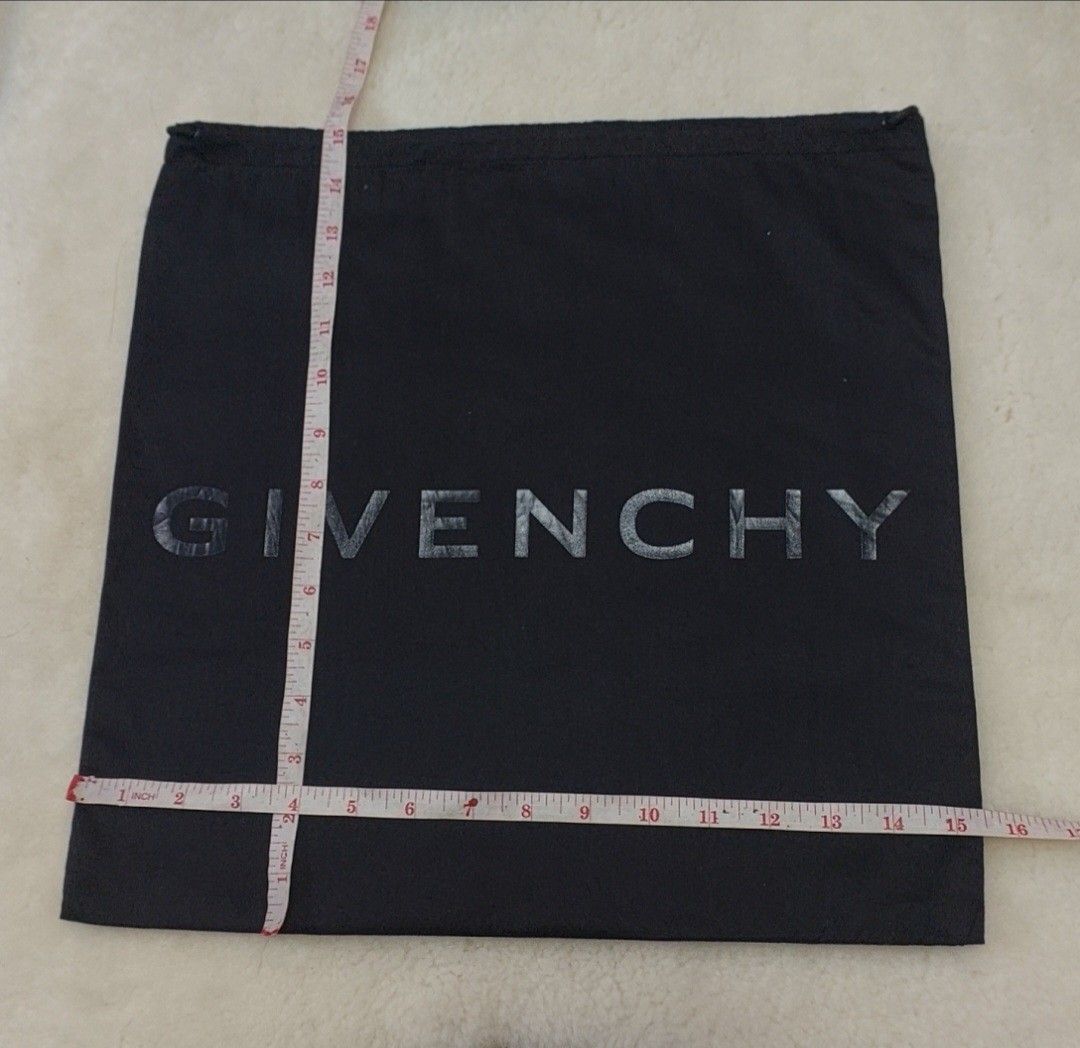 Authentic Givenchy Dust bag 15x15.5 inches (Category: Luxury Bags & Wallets) located in Manila. Submitted by jfluxury.co (Listing ID 1383332898, Image 3). Description: excellent condition no flaws bought in Japan 🇯🇵 💯% Authentic. 😊 Money back guarantee. 😊 Clean and ready to use na..