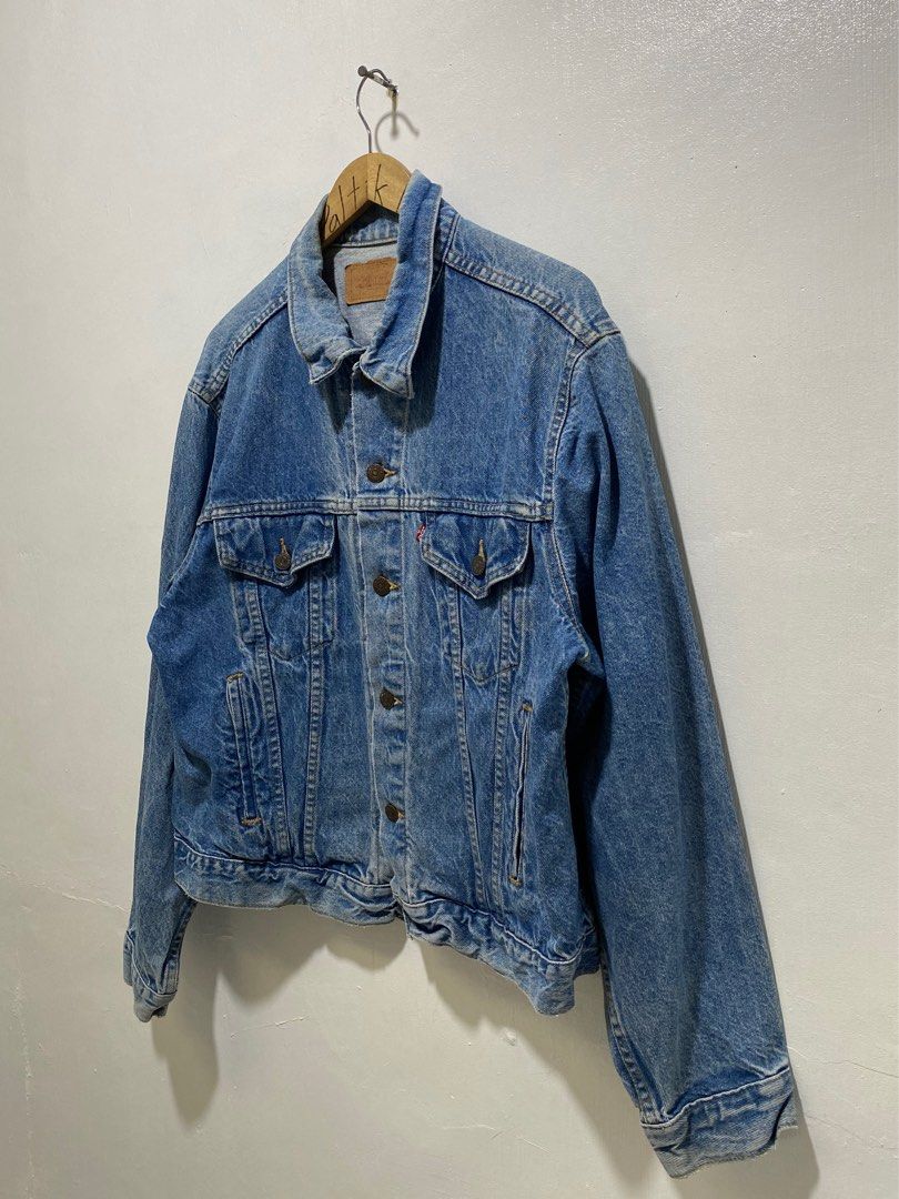 Vintage Levi’s USA Made Denim Type 3 Jacket For Men’s, 45 on tag Dimes are 22.5 X 24.5 (Category: Coats, Jackets and Outerwear) located in Santo Tomas. Submitted by jedrick_apparels_herritage (Listing ID 1383350260, Image 3). Description: •Vintage Levi’s USA Made Denim Type 3 Jacket For Men’s •Good Condition •Issue are normal for vintage this is 90s normal usage due to age •Actual dimensions using Inches •Armpit to Armpit/Width 22.5 •Shoulder to 
