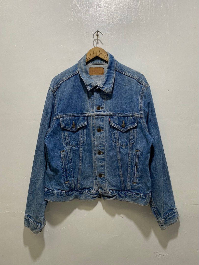 Vintage Levi’s USA Made Denim Type 3 Jacket For Men’s, 45 on tag Dimes are 22.5 X 24.5 (Category: Coats, Jackets and Outerwear) located in Santo Tomas. Submitted by jedrick_apparels_herritage (Listing ID 1383350260, Image 1). Description: •Vintage Levi’s USA Made Denim Type 3 Jacket For Men’s •Good Condition •Issue are normal for vintage this is 90s normal usage due to age •Actual dimensions using Inches •Armpit to Armpit/Width 22.5 •Shoulder to 