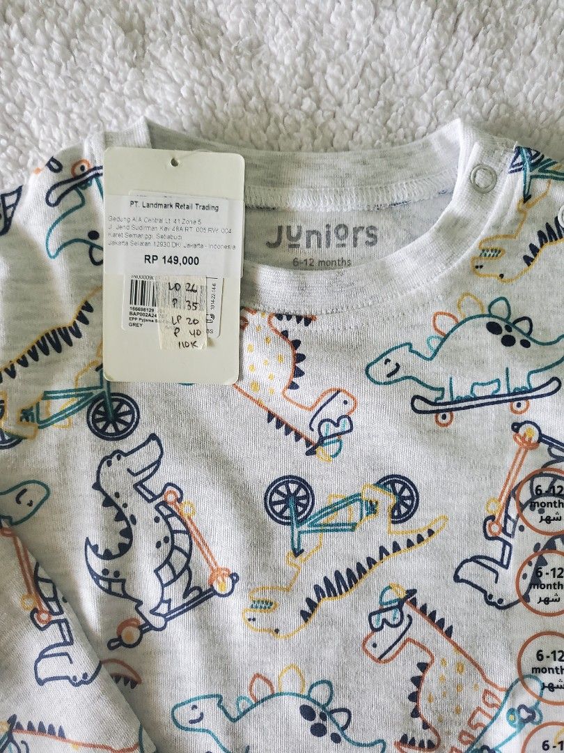 Babyshop Juniors Boys Set of Pyjamas / Baju Tidur Piyama Lengan Panjang Bayi Anak Laki-laki (Kategori: Baju Bayi) berada di Semarang. Dikirim oleh moonillacloetc (ID iklan 1383331795, Gambar 3). Deskripsi: new, with tag dino abu size 6-12m harga di store 149,000.