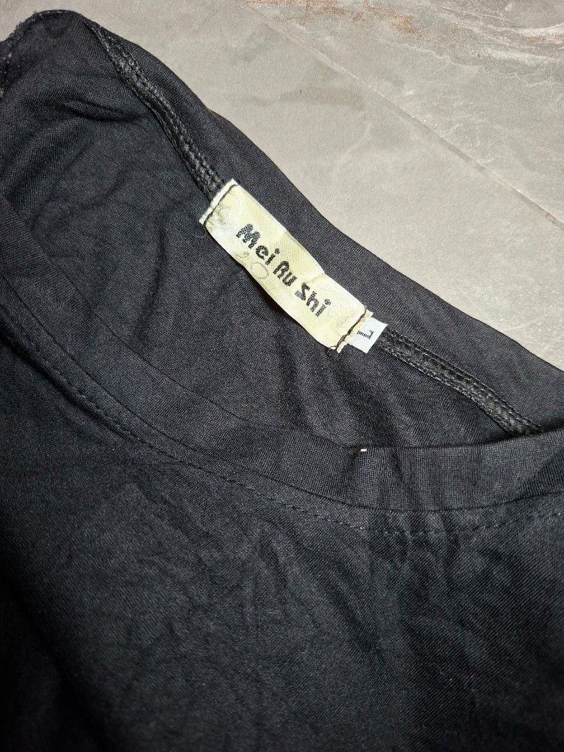 baguss bgt, hitam nya masih pekat dan tebal (Kategori: Atasan) berada di Medan. Dikirim oleh shopingcuzzz (ID iklan 1383330035, Gambar 2). Deskripsi: .