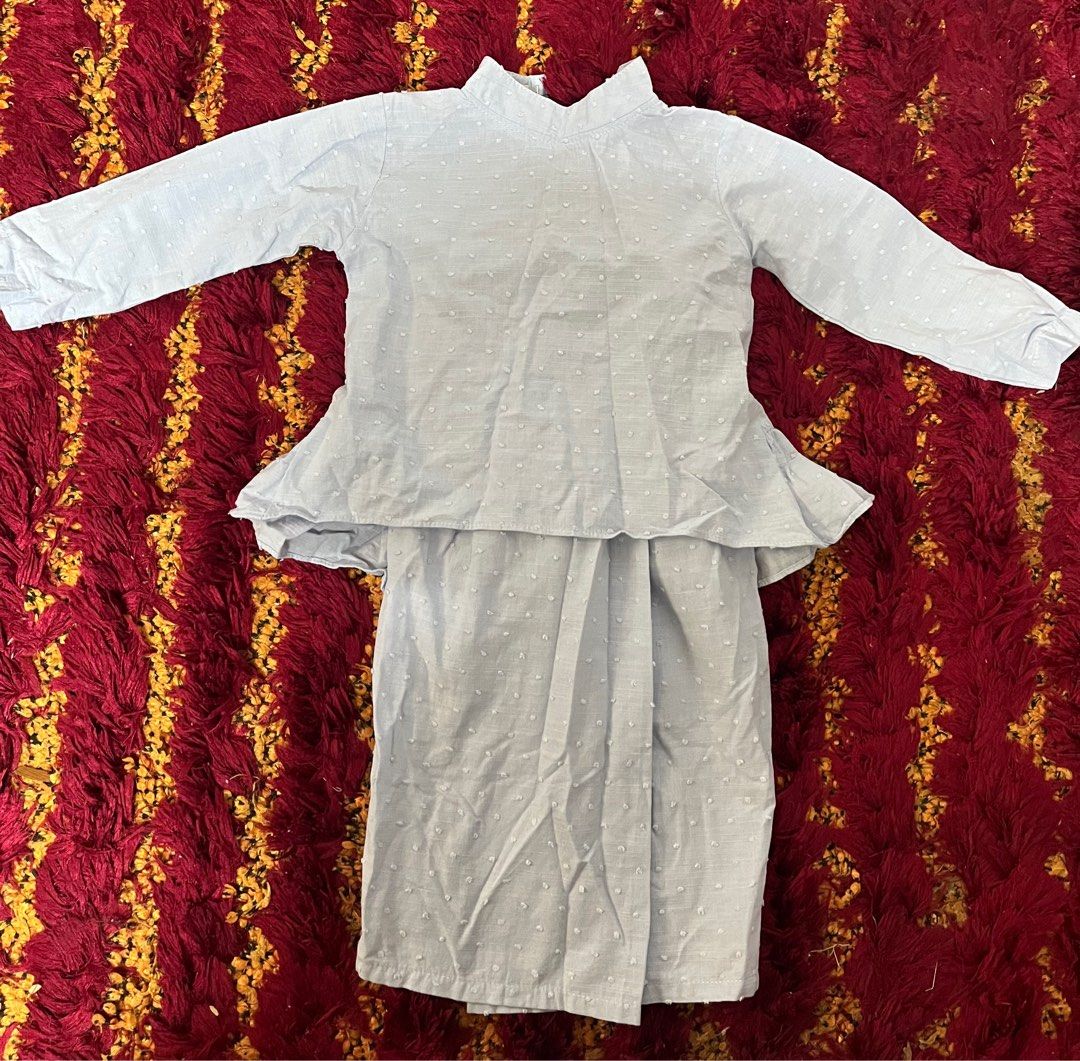 Baju Kurung (Category: Babies & Kids Fashion) located in Kuala Lumpur. Submitted by aa2614 (Listing ID 1383367746, Image 1). Description: Color Light Blue.