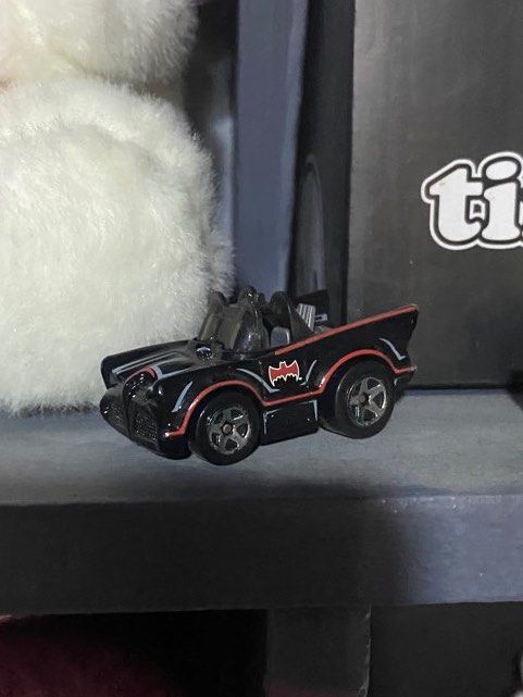 batmobile hotwheels toy car (Category: Vehicle & Diecast Models) located in Cavite. Submitted by vvvv.store (Listing ID 1383347636, Image 1). Description: .