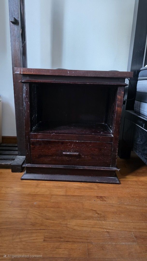 Bedside table65075089480321110