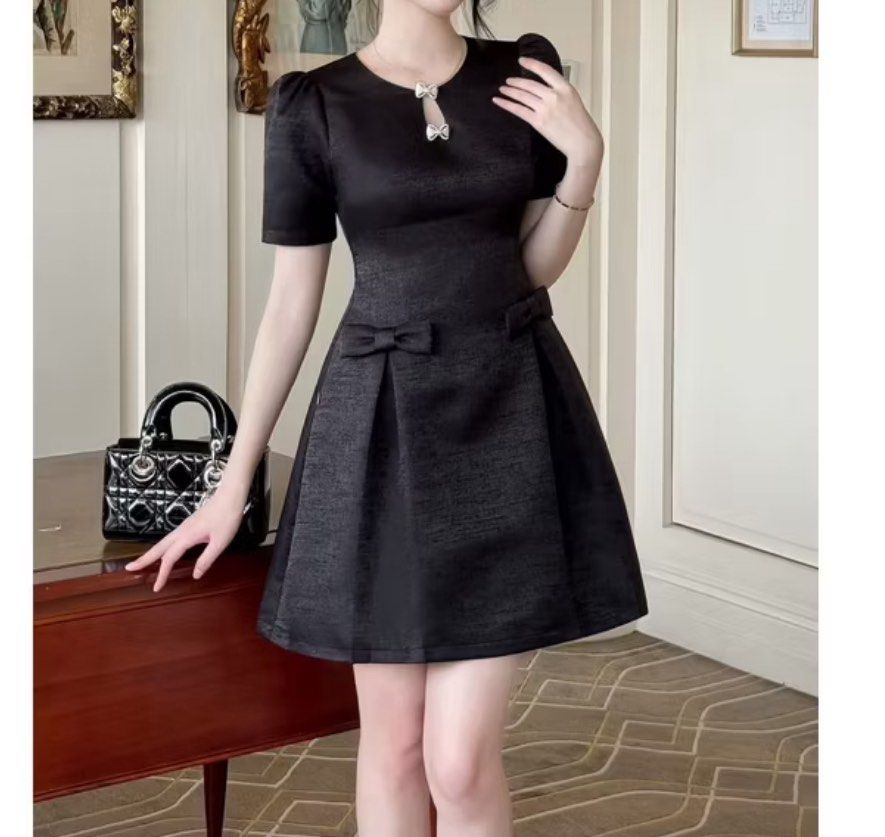 Black Dress (Category: Dresses) located in Pasay City. Submitted by archangel21 (Listing ID 1383287326, Image 1). Description: .