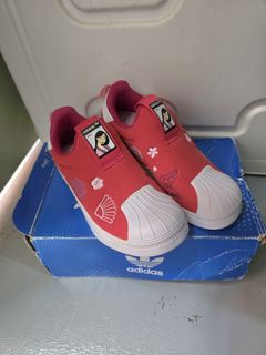 (Category: ) located in . Submitted by Shoeaholics_8 (Listing ID 1383307964, Image 1). Description: .