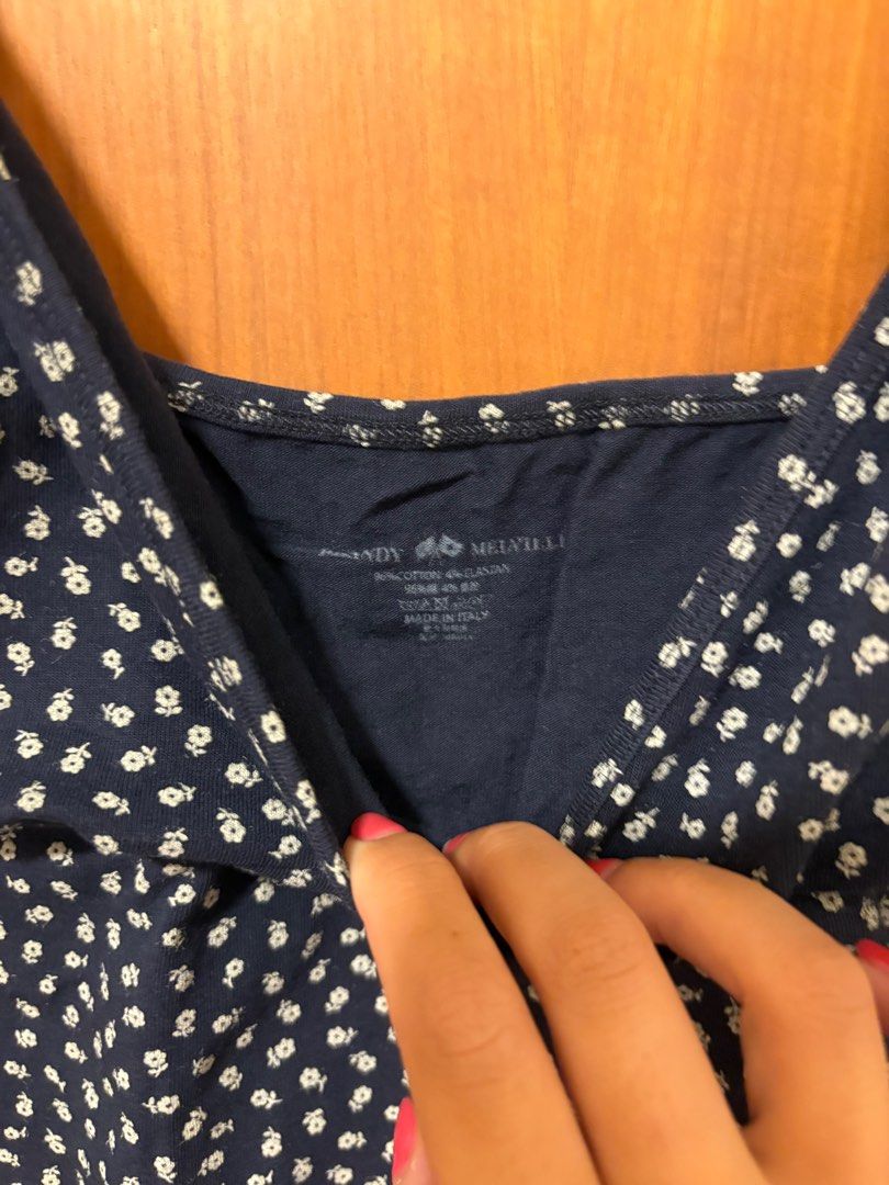 Brandy Melville Flower Top 女裝 上衣 T shirt Carousell