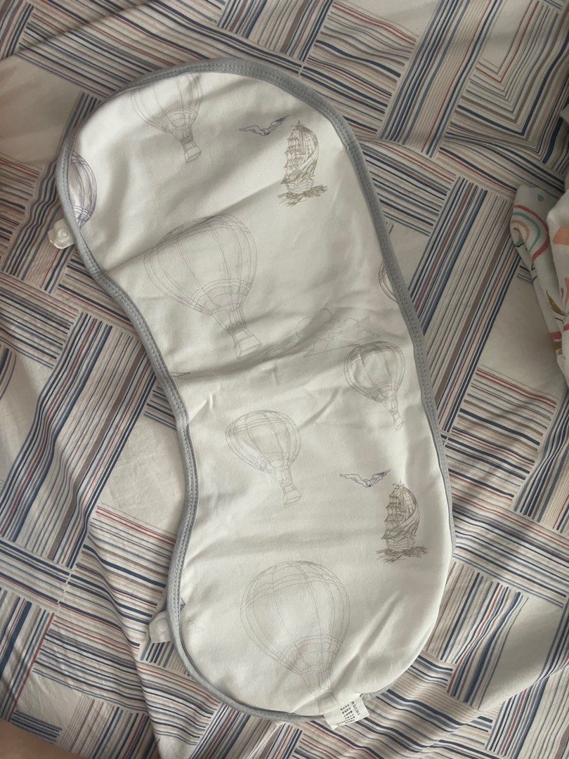 Burp Cloth - NEW (Kategori: Baju Bayi) berada di Jakarta Barat. Dikirim oleh shanshatz (ID iklan 1383310240, Gambar 1). Deskripsi: Masih baru ya. Sudah di cuci pakai deterjen baby. Gak pernah di pakai sama sekali.