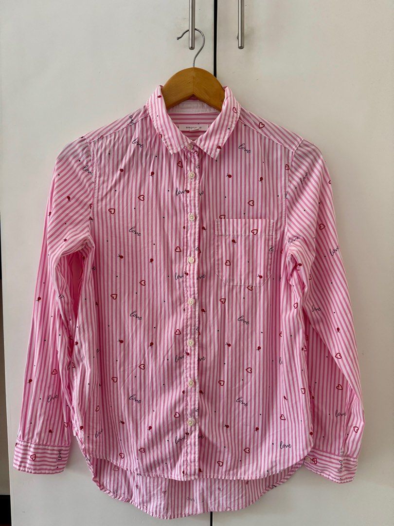 Button down long sleeves (Category: Longsleeves) located in Quezon City. Submitted by 2ndtake (Listing ID 1383298178, Image 1). Description: Springfield pink and white striped button-down shirt featuring small red hearts and the word “love” embroidered throughout. Boyfriend style shirt, since its relaxed fit and a curved shirttail hem. .