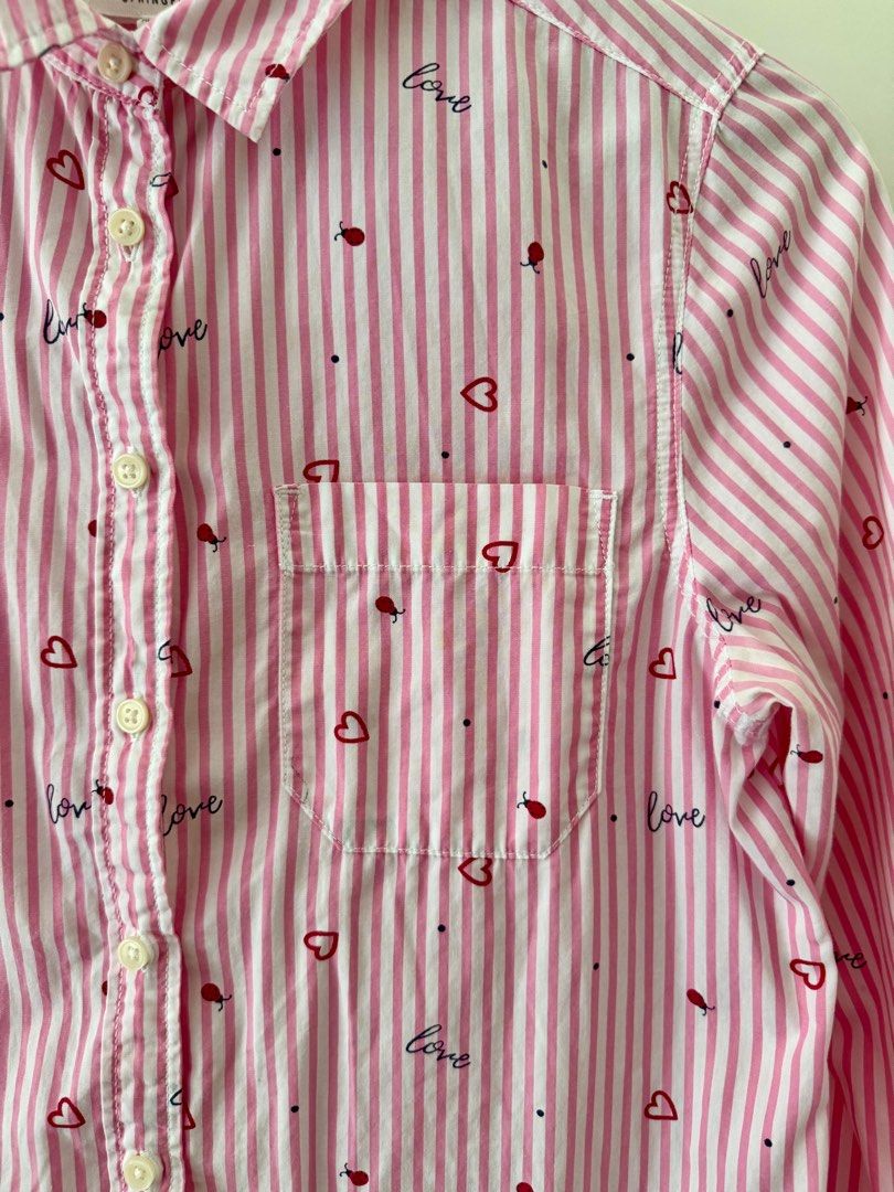 Button down long sleeves (Category: Longsleeves) located in Quezon City. Submitted by 2ndtake (Listing ID 1383298178, Image 3). Description: Springfield pink and white striped button-down shirt featuring small red hearts and the word “love” embroidered throughout. Boyfriend style shirt, since its relaxed fit and a curved shirttail hem. .