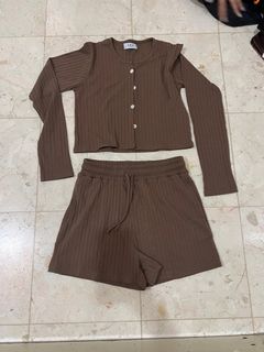 (Kategori: ) berada di . Dikirim oleh theshopoholics (ID iklan 1383344401, Gambar 1). Deskripsi: .