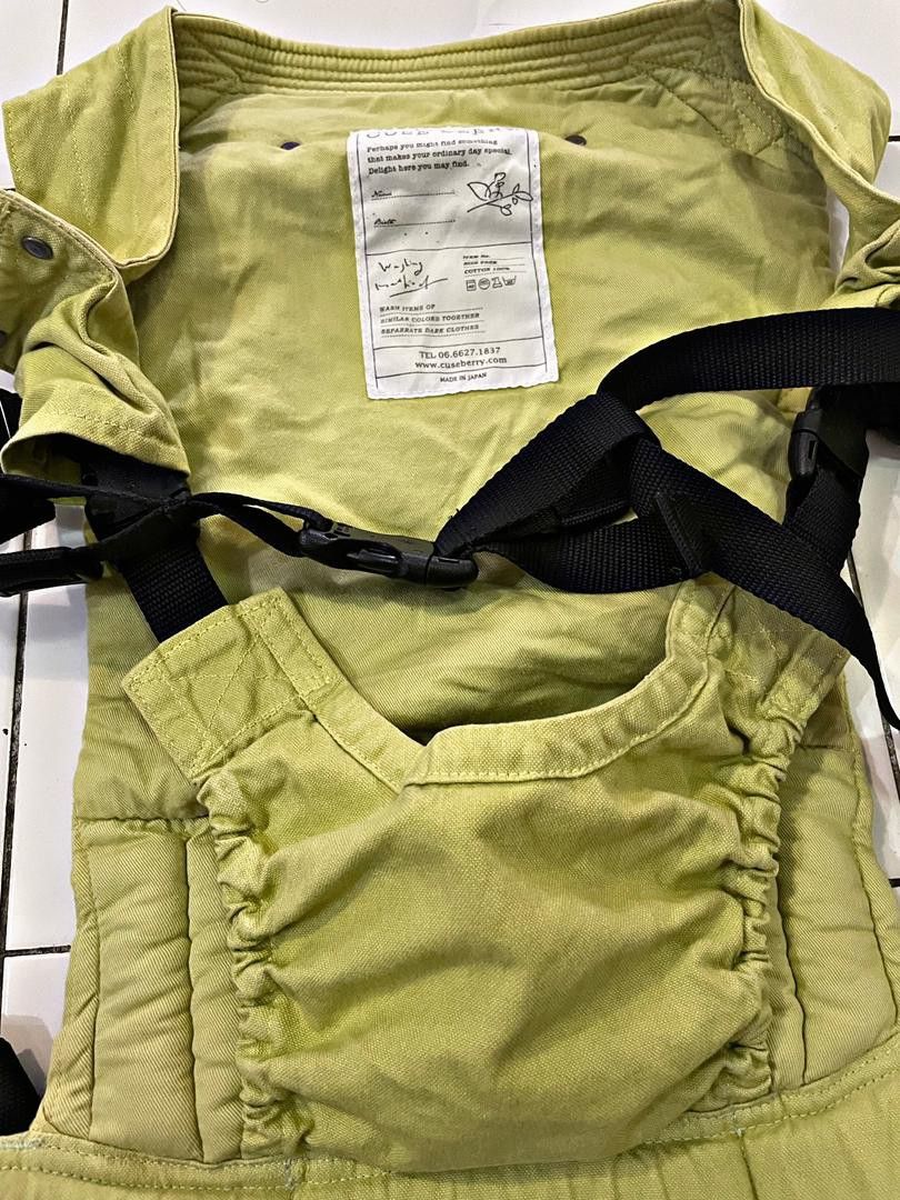 Cuse Berry Carrier (Category: Carriers & Slings) located in Petaling Jaya. Submitted by prelovedlemarinana (Listing ID 1383435517, Image 3). Description: .