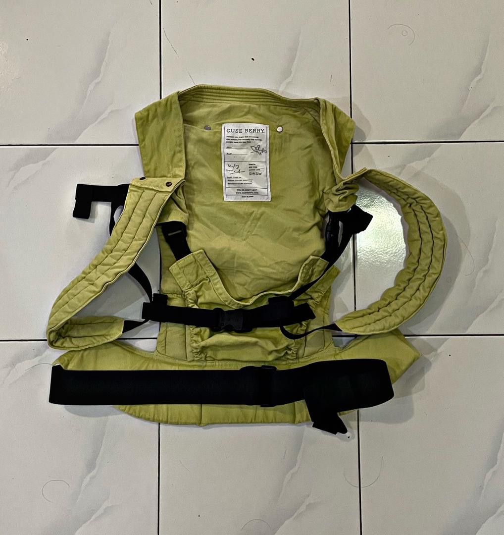 Cuse Berry Carrier (Category: Carriers & Slings) located in Petaling Jaya. Submitted by prelovedlemarinana (Listing ID 1383435517, Image 1). Description: .