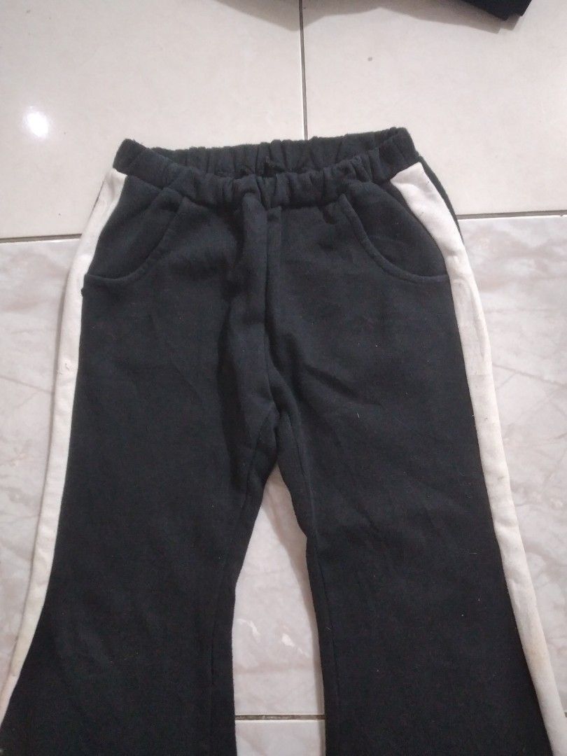 Celana Olga Cutbray Anak (5-7thn) (Kategori: 4 hingga 7 tahun) berada di Depok. Dikirim oleh ray_lee1726 (ID iklan 1383427539, Gambar 2). Deskripsi: .Harga nett,no nego .Kond ok,no minus .LP 58-88cm .P 66cm .Bahan tebal .Ada kantong kanan kiri .Brand Korea.